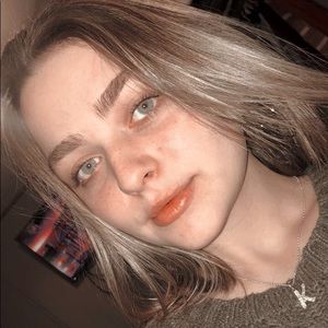 Meet your Posher, Kendra